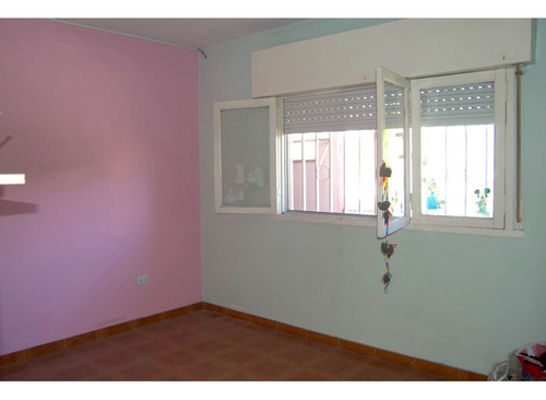 Venta Casa Multi-vivienda (2 Casas De 2 Dorm. + Comercio) Apta Credito