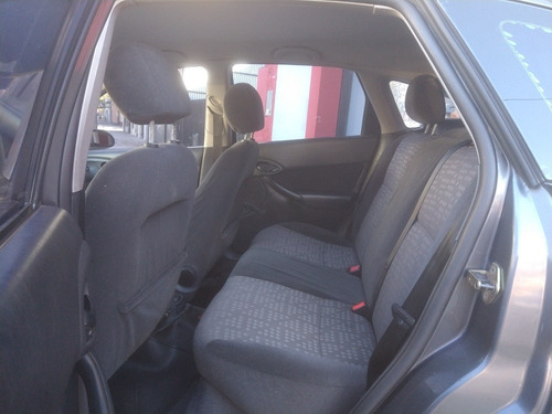Ford Focus 1.6 Ambiente 2004