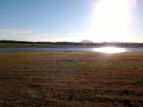Lote Sobre Laguna De Los Cisnes Con Buena Financiación