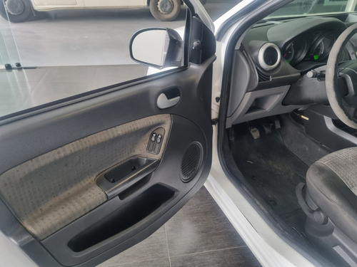 Ford Fiesta 1.6 TITANIUM SEDAN 16V FLEX 4P POWERSHIFT