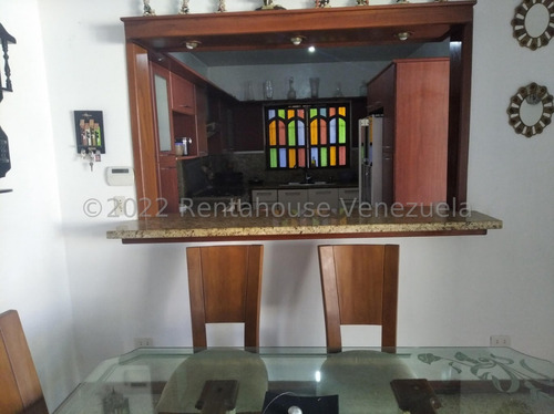 José Trivero Vende Vende Espectacular Quinta Con Acabados De Lujo. Cuenta Con Parrillera Y Balcon