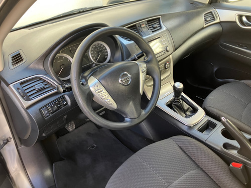 Nissan Sentra 1.8 Advance Mt