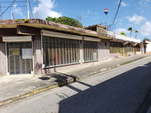 Local Con Apartamento En Calle Arismendi, Ciudad De Juan Griego, Isla De Margarita