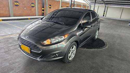 Ford Fiesta 1.6 Sportback Se Mecánica