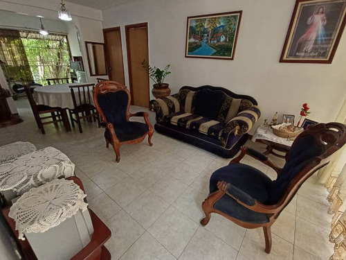 Se Vende Apartamento En La Av. El Cuartel De Catia Urb. Urdaneta