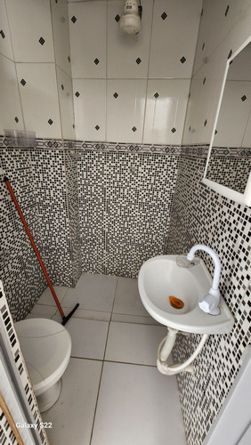 2 Casa Em Rua Pública Em Realengo