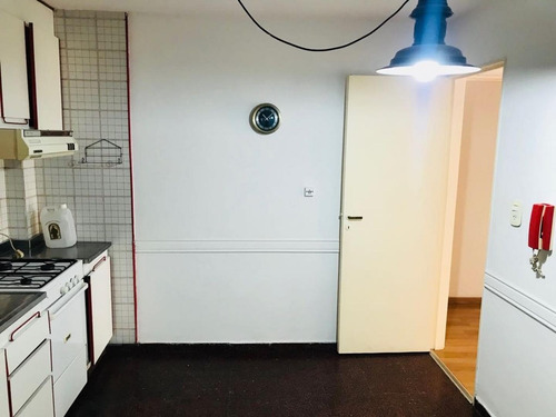 2 Dorm, Comodín Y Cochera Incluida Pleno Centro!