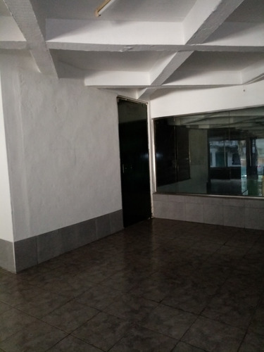 Local Comercial O Profesional. Al Frente 198 M2 En 2 Plantas