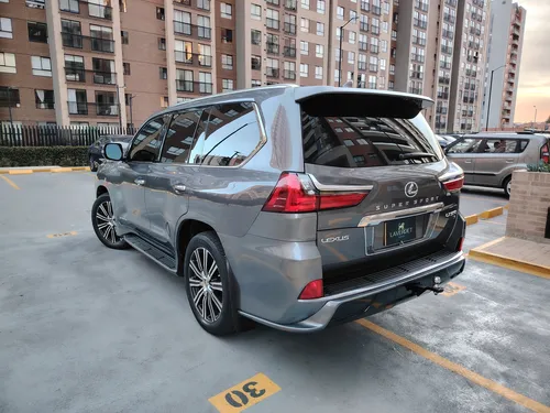 Lexus LX 5.7 570