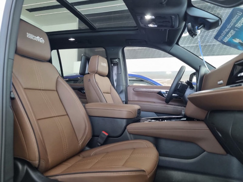 Chevrolet Suburban 6.2 High Country 4X4 At