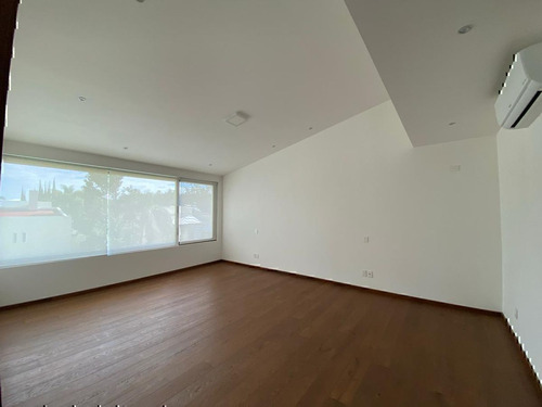 Casa Nueva En Venta En Valle Real, 4 Recamaras.