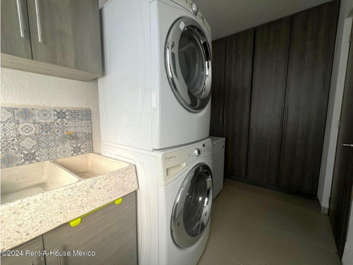 Zibatá Queretaro, Se Vende Casa Con 4 Recamaras Cada Uno Con Baño, Una En Planta Baja, Tiene Cuarto De Servicio Qh243673