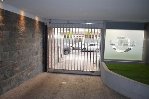 Imagen 5 de 7 de Venta - Cochera - Villa Del Parque - Seguridad - Portón Automático