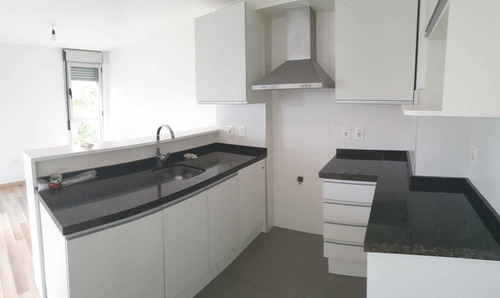 Imagen 3 de 10 de Vendo Apartamento 2 Dormitorios Con Garaje Al Frente 6to