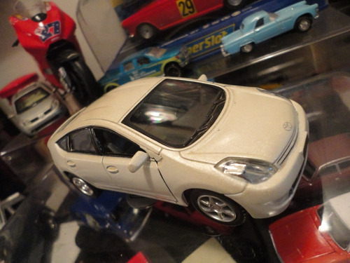 Toyota Prius 2006 1/36.