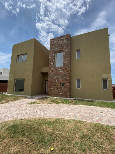 Casa  En Venta En El Cantón, Escobar, G.b.a. Zona Norte