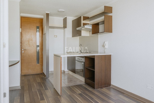 Arriendo Dpto 1h/1b, Portugal 564, Metro Sta Isabel