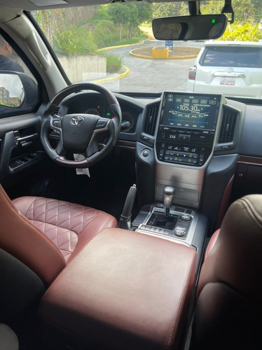 Imagen 6 de 10 de Toyota Land Cruiser