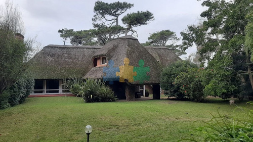 Imagen 3 de 24 de Casa En Venta A 2 Cuadras Del Mar - Playa Brava - Punta Del Este