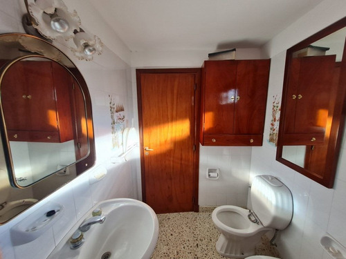 Imagen 10 de 30 de Chalet Impecable Estado Y Calidad De Construcción