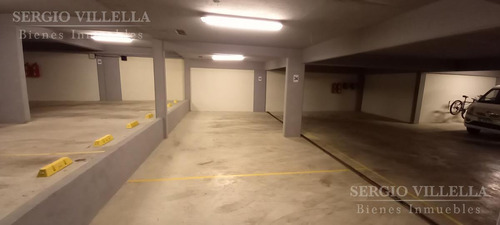 Imagen 5 de 5 de Alem 1200 - Cochera En Venta