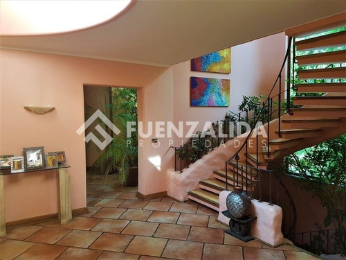 Casa En Venta De 5 Dorm. En Viña Del Mar