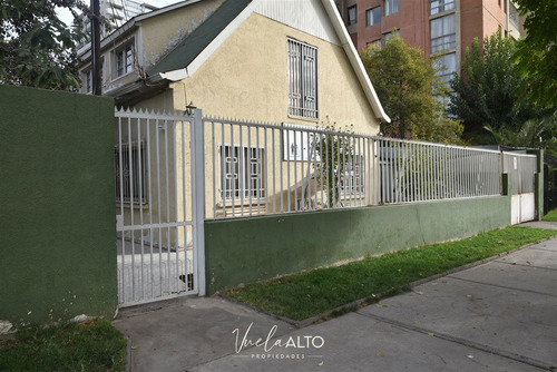 Casa En Venta De 14 Dorm. En Macul/hogar Adulto Mayor