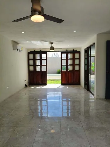 Casa Con 4 Recámaras, Piscina Y Paneles Solares, En Venta, Chuburná De Hidalgo