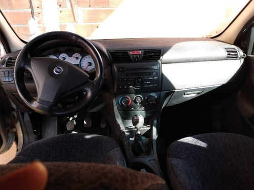 Imagem 2 de 8 de Fiat