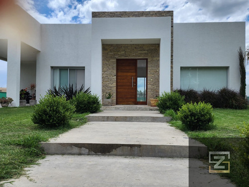 Casa En Alquiler De 3 Dormitorios En Don Joaquín Canning