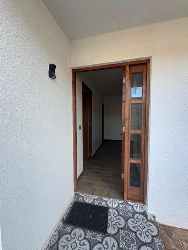 Amplia Y Moderna Casa 4d Y 3b En 5000 M2