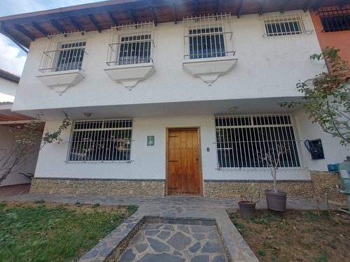 Vendo Casa 250m2 Terrazas Del Club Hipico 0431