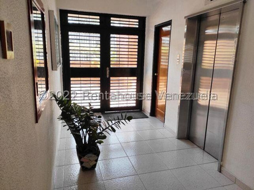 Sorangel Vargas Vende Comodo Apartamento En Excelente Ubicacion. Roca Lisa Zona Este Barquisimeto Mls #23-22429
