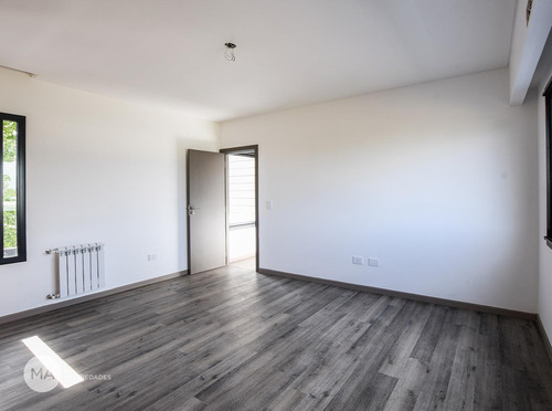 Casa 3 Dormitorios, Jardín, Piscina - Puerto Roldán Barrio Cerrado - Roldán | Venta