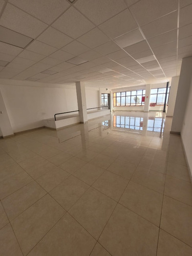Local Comercial En Arriendo, Piso 2, En Av. Francisco Bilbao