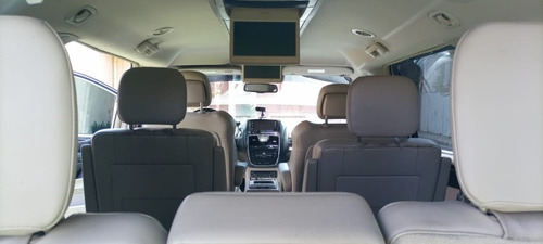 Imagen 9 de 15 de Chrysler Town & Country 2011 3.6 Touring Mt