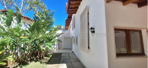 Casa En Venta En La Boyera. Calle Privada