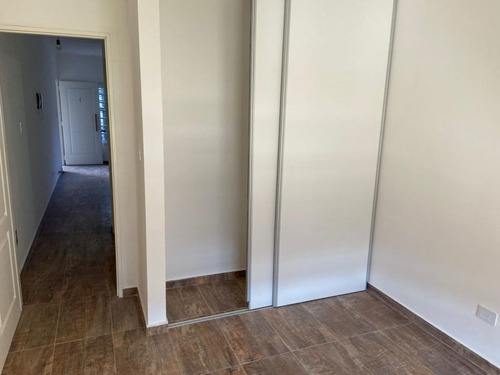 Imagen 8 de 12 de Departamento En Venta En José C Paz