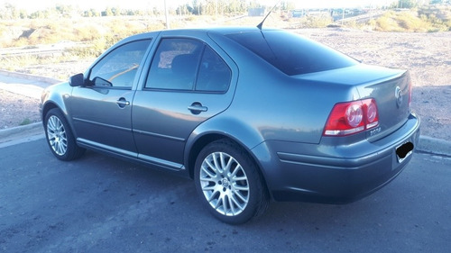 Volkswagen Bora 1.8 Highline T Tiptronic Cuero 2011