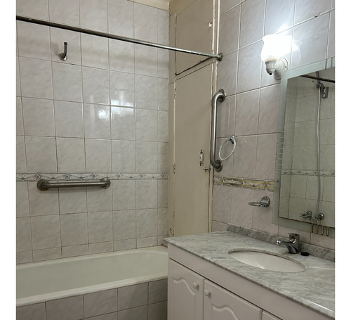 Acogedora Casa Sólida De Un Piso, Excelente Sector De Ñuñoa