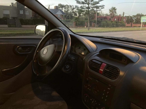 Chevrolet Corsa 1.7 Turbo Diesel.