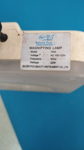 Imagen 4 de 4 de Lámpara Con Luz Led Y Lupa De 5x Para Limpieza Facial
