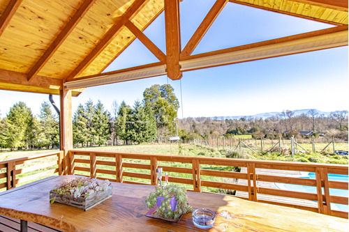 Casa En Parcela Con Vista Al Lago Y Volcán Villarrica.