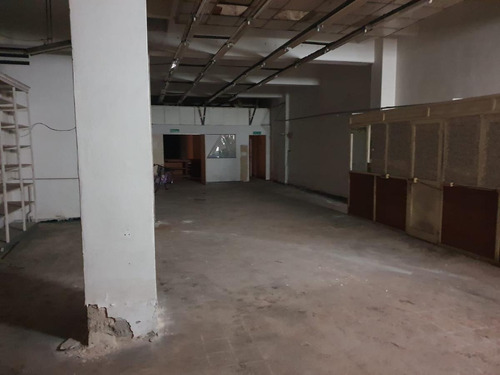 Imagen 7 de 8 de Local -soriano Y Andes, 8 Mts De Frente, 415 M2 !!