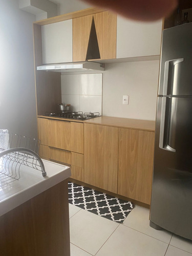 Vede-se Ágio De Apartamento Com Armarios Embutidos