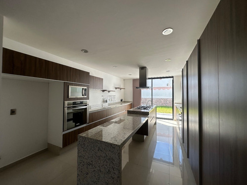Imagen 9 de 30 de Espectacular Casa En Venta Con Roof Garden En Juriquilla