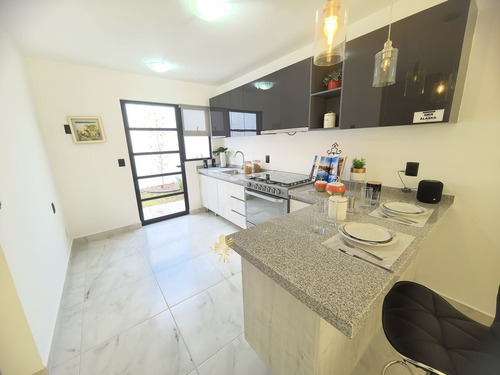 Casa Nueva En Zaru, Querétaro Moderno Con 4 Recámaras Y 3 Baños