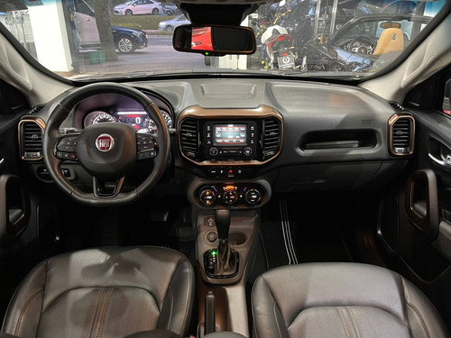 Imagem 3 de 10 de Fiat Toro 2.4 16v Multiair Flex Volcano At9