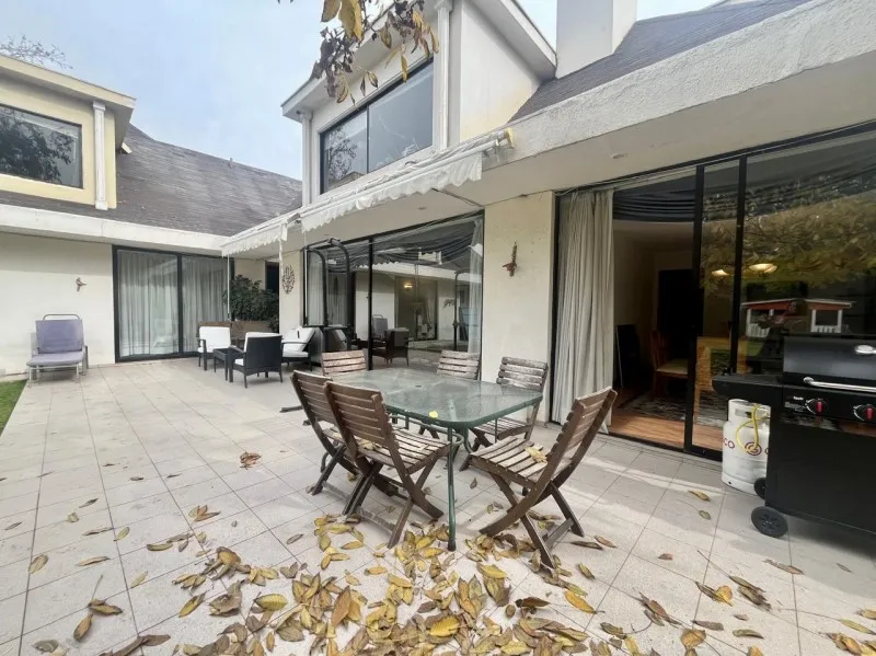 Imagen 5 de 15 de Linda Casa Con Verdes Jardines