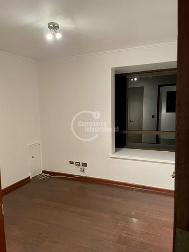 Casa En Venta De 5 Dorm. En Lo Barnechea